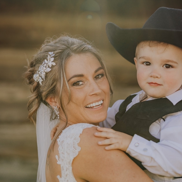 Meet your Posher, Kristen - Picture 1 of 1